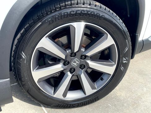 Used 2025 Honda Pilot Elite image 6