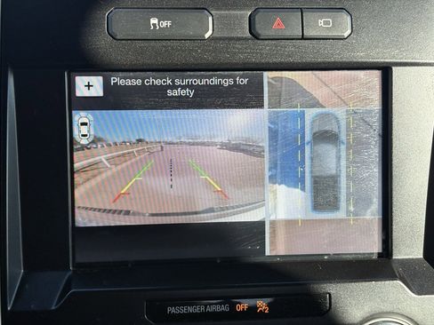 Used 2017 Ford F150 Platinum w/ Equipment Group 701A Luxury image 10