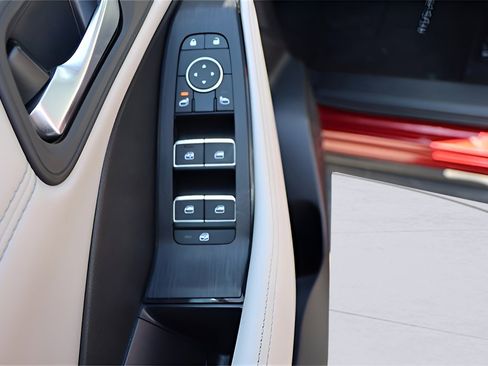 Used 2024 Nissan Rogue SL image 18