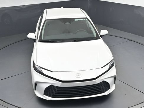 Used 2025 Toyota Camry LE FWD image 29