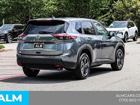 Used 2025 Nissan Rogue SV image 7