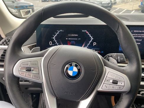 Used 2025 BMW X7 xDrive40i w/ Premium Package AWD/4WD image 9