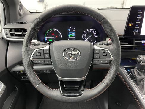 Used 2021 Toyota Sienna XSE w/ XSE Plus Package AWD/4WD image 21