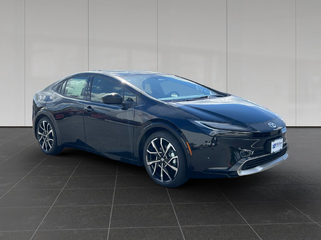 New 2027 Toyota Prius Plug-In Hybrid FWD image 8