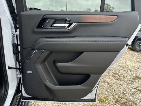 New 2026 GMC Yukon Denali w/ Denali Reserve Package image 36