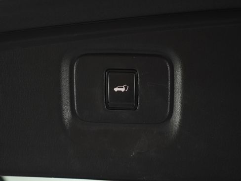 Used 2018 Nissan Pathfinder SL w/ SL Premium Package image 17