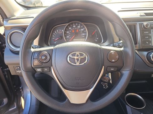 Used 2014 Toyota RAV4 LE image 15