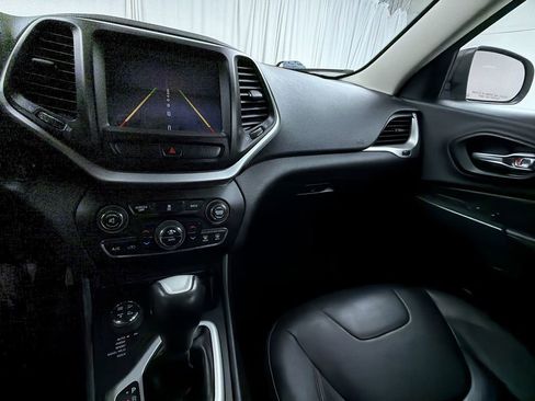 Used 2014 Jeep Cherokee Trailhawk w/ Comfort/Convenience Group image 8