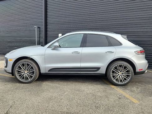 Certified 2026 Porsche Macan AWD/4WD image 2