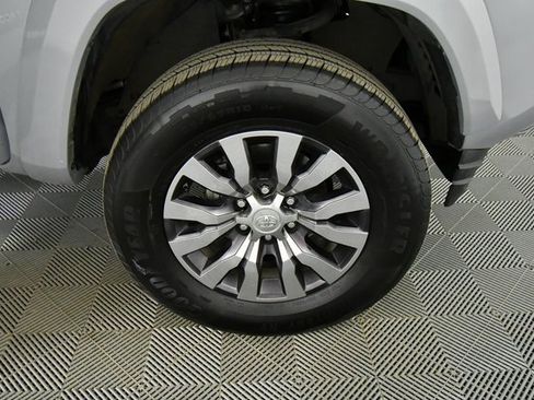 Used 2020 Toyota Tacoma Limited image 17