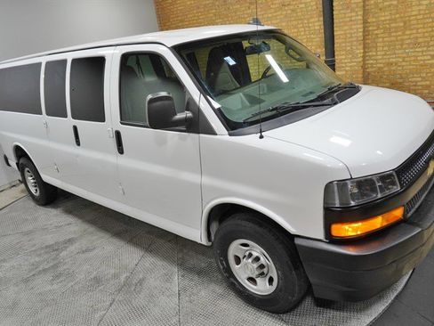 Used 2019 Chevrolet Express 3500 LS image 6