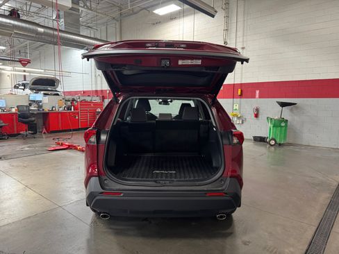 Certified 2025 Toyota RAV4 XLE w/ Convenience Package AWD/4WD image 34