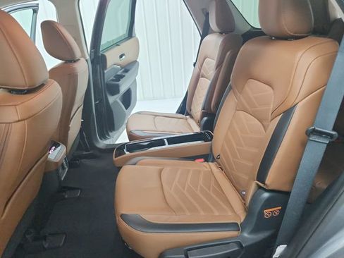 Used 2024 Nissan Pathfinder Platinum FWD image 35