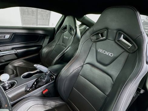Used 2019 Ford Mustang GT Premium w/ Equipment Group 401A RWD image 21