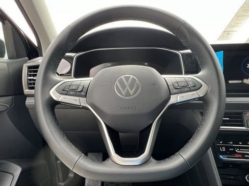New 2025 Volkswagen Taos SE image 16