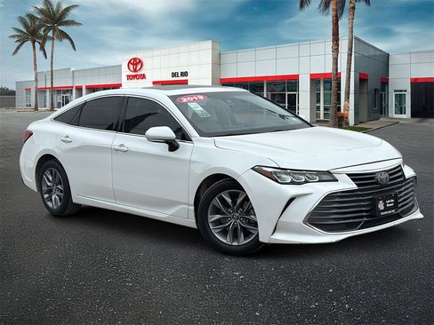 Used 2019 Toyota Avalon XLE image 1