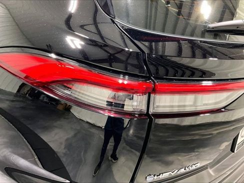 Used 2025 Toyota Crown Signia w/ Advanced Technology Package image 29