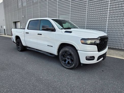 Used 2025 RAM 1500 Big Horn AWD/4WD image 2