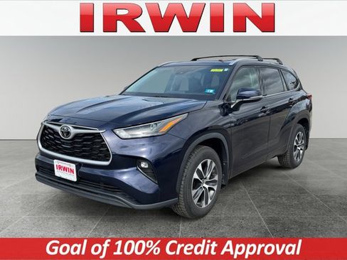 Used 2022 Toyota Highlander XLE image 1