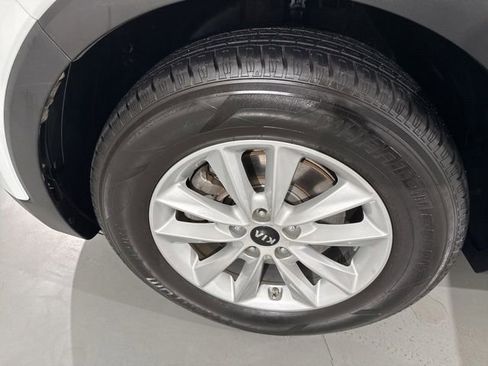 Used 2019 Kia Sorento LX w/ Option Group 020 image 6