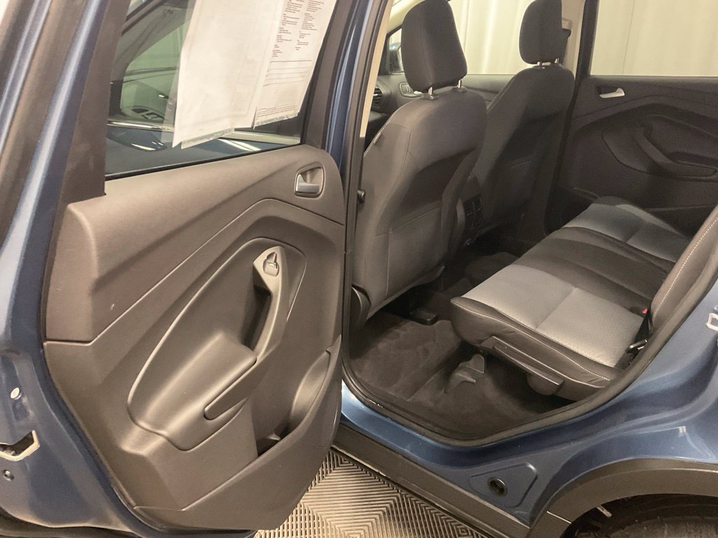Used 2018 Ford Escape SE w/ SE Sync 3 Package AWD/4WD image 22