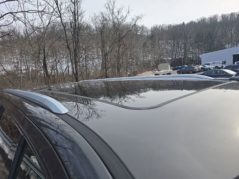 Certified 2021 Chevrolet Suburban LT w/ LT Signature Package image 6