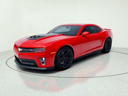 Used 2015 Chevrolet Camaro ZL1 RWD image 2