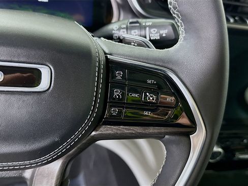 Used 2022 Jeep Grand Cherokee Overland image 24