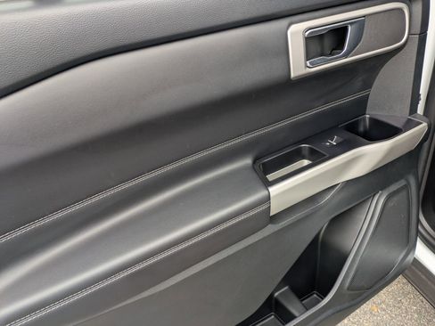 Used 2021 Ford Explorer XLT w/ Equipment Group 202A image 26