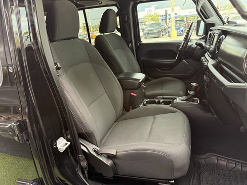 Used 2019 Jeep Wrangler Unlimited Sport S AWD/4WD image 18