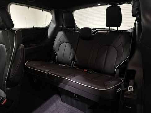 New 2027 Chrysler Pacifica Limited w/ S Appearance Package AWD/4WD image 25