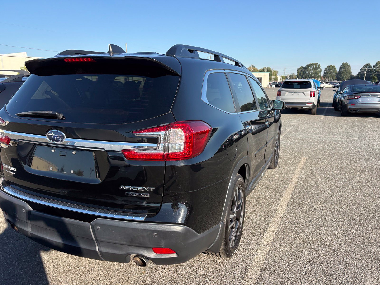 Used 2023 Subaru Ascent Touring AWD/4WD image 6