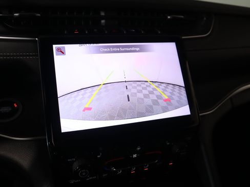 Used 2025 Jeep Grand Cherokee L Limited image 6