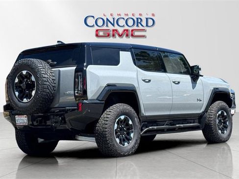 Used 2024 GMC Hummer EV 2X w/ Extreme Off-Road Package image 4