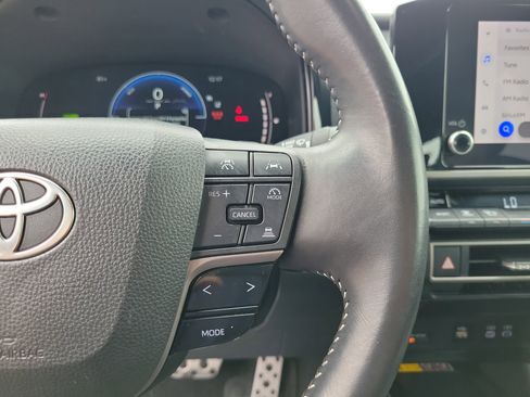 Used 2025 Toyota Camry SE FWD image 23