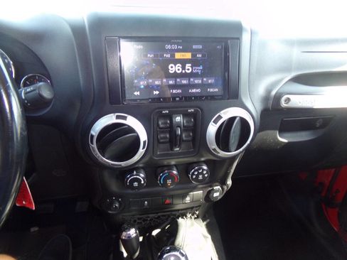Used 2014 Jeep Wrangler Unlimited Sahara w/ Connectivity Group AWD/4WD image 56