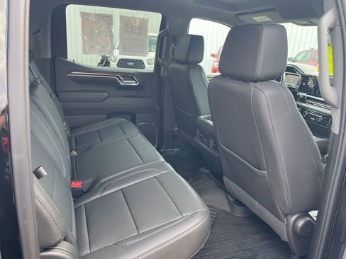 Used 2024 Chevrolet Silverado 1500 LT Trail Boss w/ LT Trail Boss Premium Package image 18