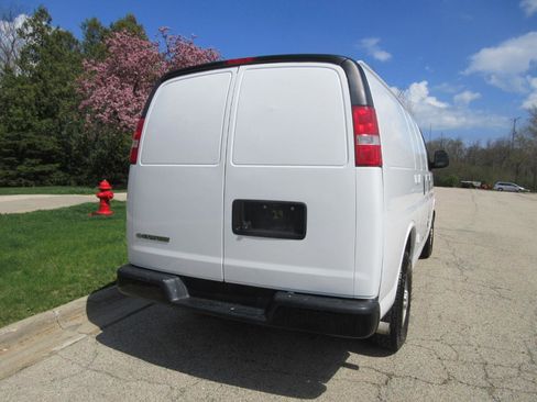 Used 2019 Chevrolet Express 2500 w/ Driver Convenience Package image 11