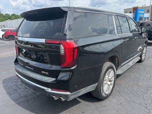 Used 2025 GMC Yukon XL Denali AWD/4WD image 5