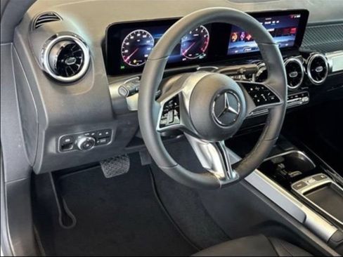 New 2026 Mercedes-Benz GLB 250 4MATIC image 14