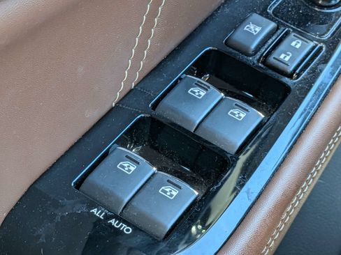 Used 2018 Subaru Outback 3.6R Touring AWD/4WD image 22