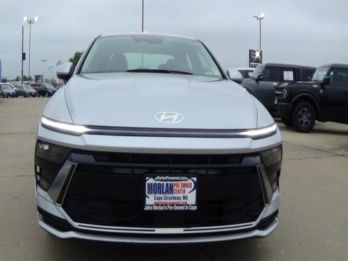 Used 2025 Hyundai Sonata SEL FWD image 3