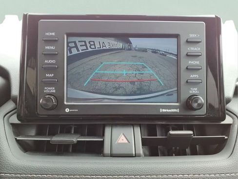 Used 2022 Toyota RAV4 LE image 19