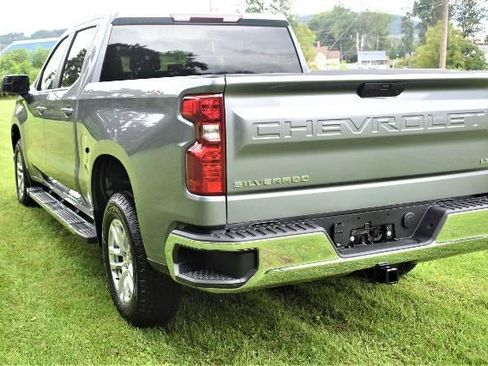 Used 2021 Chevrolet Silverado 1500 LT AWD/4WD image 9