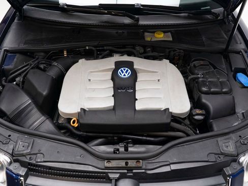 Used 2004 Volkswagen Passat W8 AWD/4WD image 56