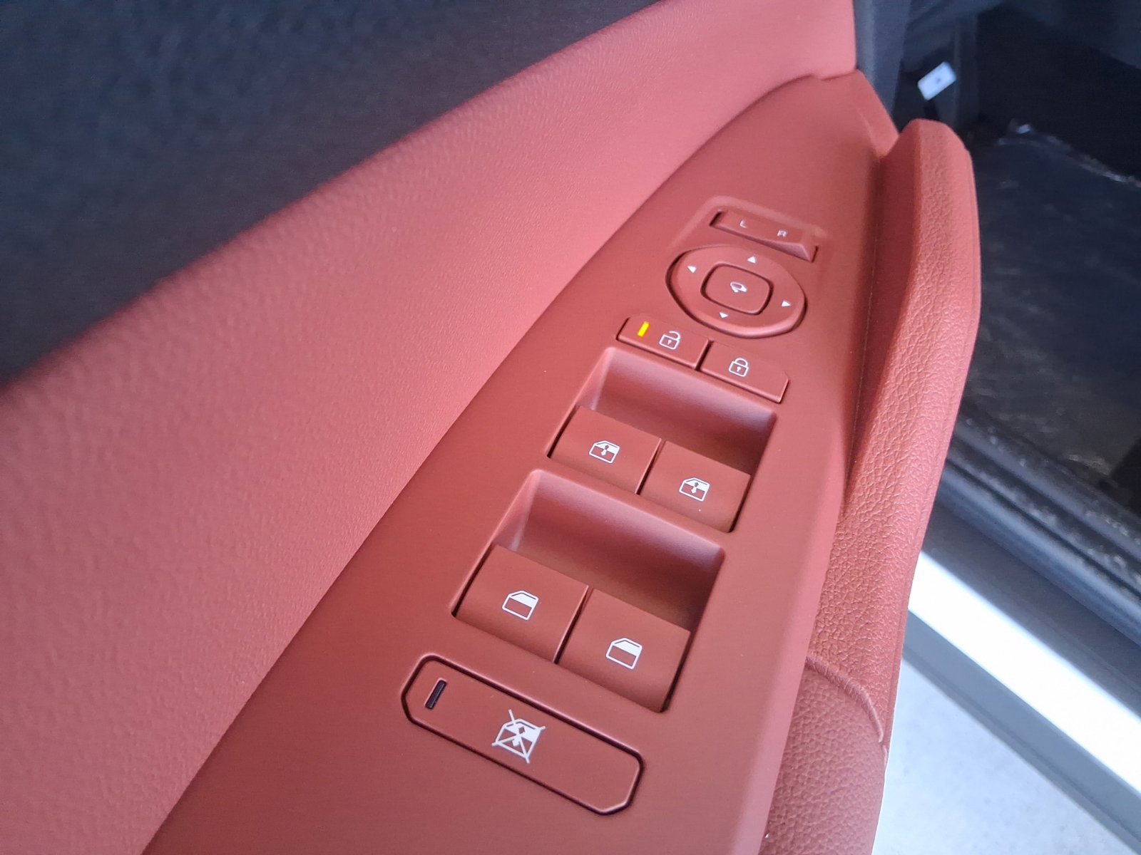 New 2026 Kia Sportage SX FWD image 21