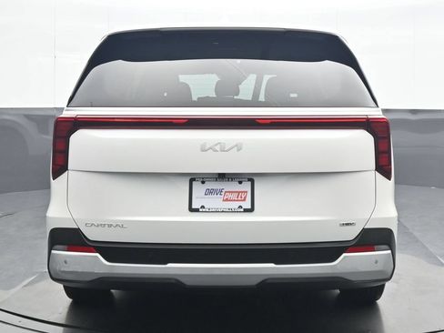 Used 2026 Kia Carnival LXS FWD image 5