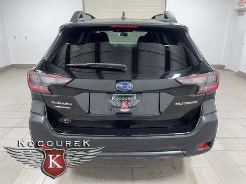 Used 2023 Subaru Outback Premium AWD/4WD image 5