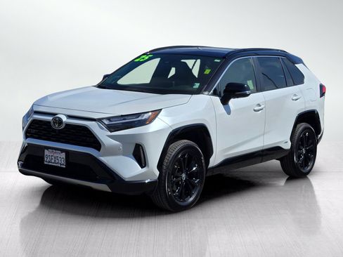 Used 2025 Toyota RAV4 XSE w/ Advanced Technology Package AWD/4WD image 8