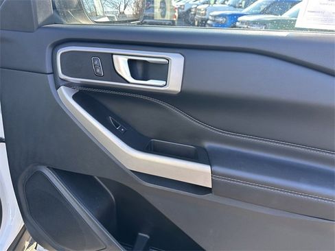 Certified 2022 Ford Explorer XLT w/ Equipment Group 202A image 35